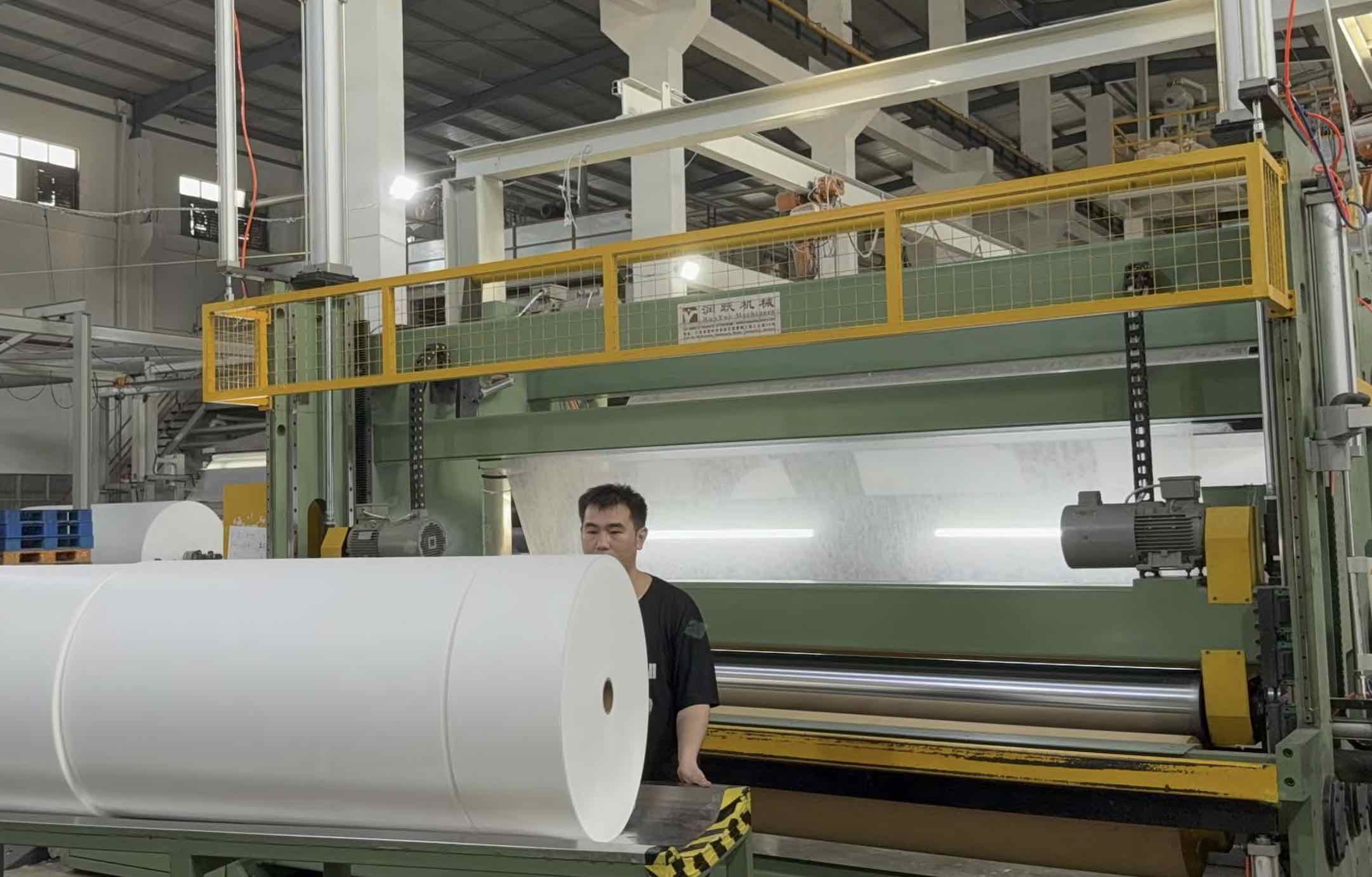How Does a Slitting Machine Work?